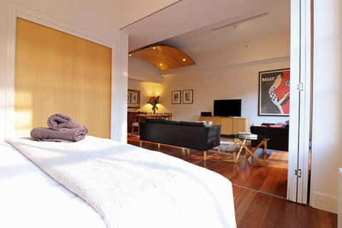 Majorca Magic On Flinders Lane - Rejuvenate Stays - Accommodation QLD 2