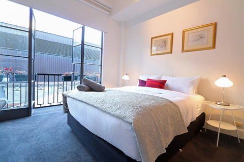 Majorca Magic On Flinders Lane - Rejuvenate Stays - Accommodation QLD 12