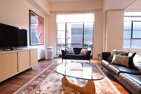 Majorca Magic On Flinders Lane - Rejuvenate Stays - Accommodation QLD 3