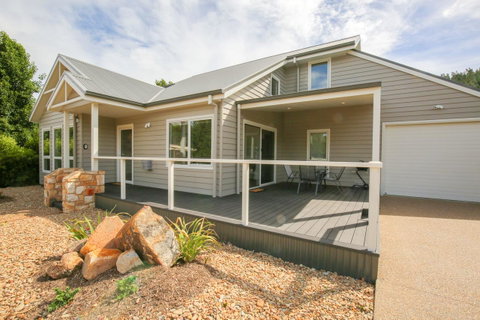 Amber Mist Villa Two - Accommodation QLD 5