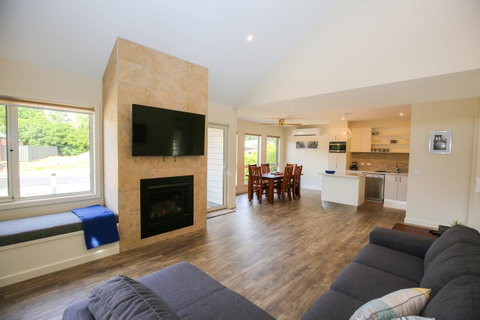 Amber Mist Villa Two - Accommodation QLD 21
