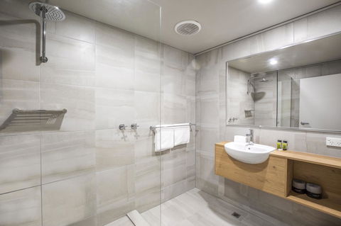 Nightcap At Excelsior Hotel - Accommodation QLD 3