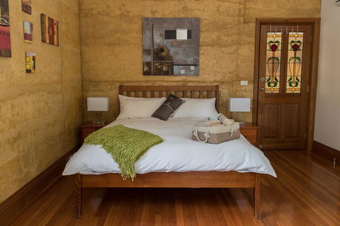 Bundjil Studio - Accommodation QLD 7