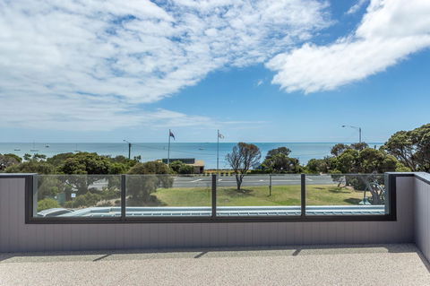 Blairgowrie Apartment 2 - On The Beach - Accommodation QLD 11