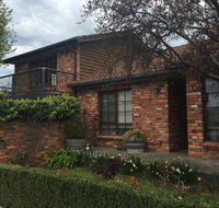 Bricks and Roses - Accommodation QLD