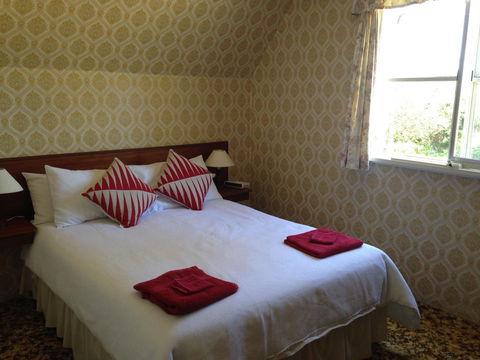 Swan Cove Beachfront - Accommodation QLD 14