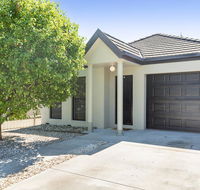 Black Lotus Townhouse - Accommodation QLD