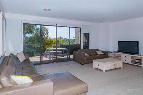 1 Sunset Place - Accommodation QLD 3