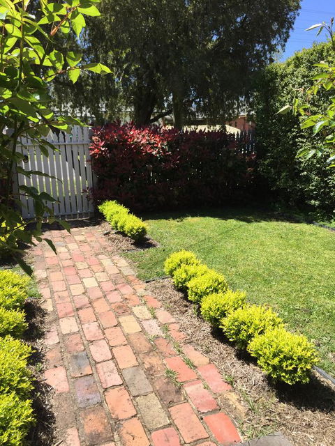 Airleigh-Rose Cottage - Accommodation QLD 40