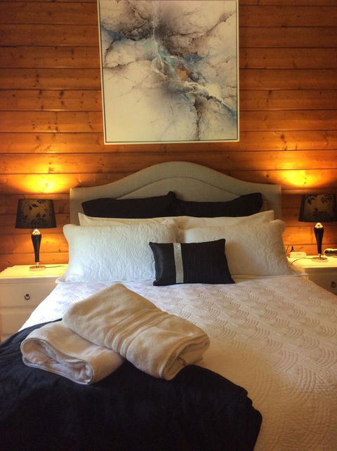 Airleigh-Rose Cottage - Accommodation QLD 6
