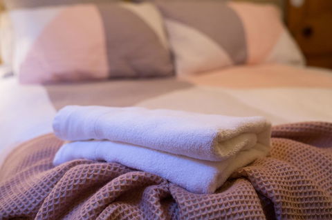 Airleigh-Rose Cottage - Accommodation QLD 22