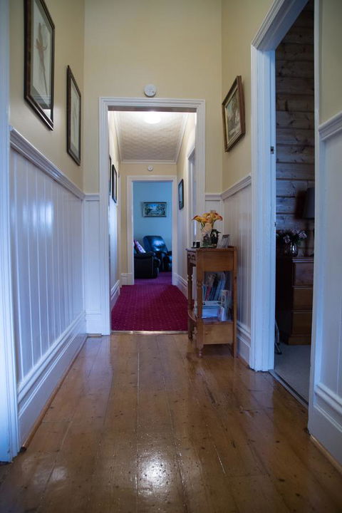 Airleigh-Rose Cottage - Accommodation QLD 25