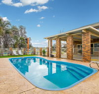Hybiscus Waterfront Apartments - Accommodation QLD