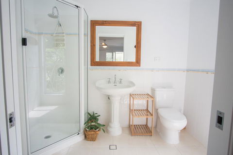 Debbie\'s Place - Accommodation QLD 10