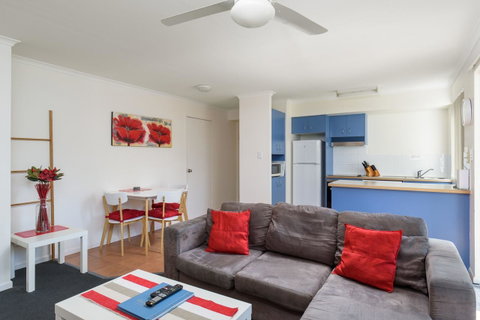 Rainbow Getaway Holiday Apartments - Accommodation QLD 6