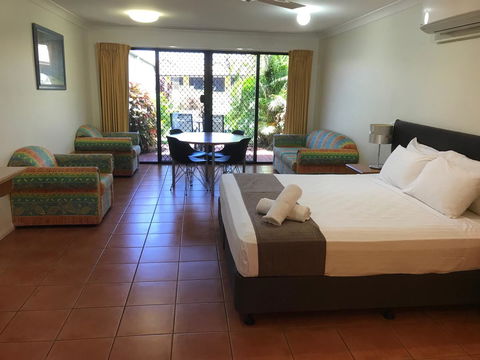 Coral Cove Resort - Accommodation QLD 4