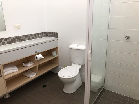 Bribie Island Hotel - Accommodation QLD 4