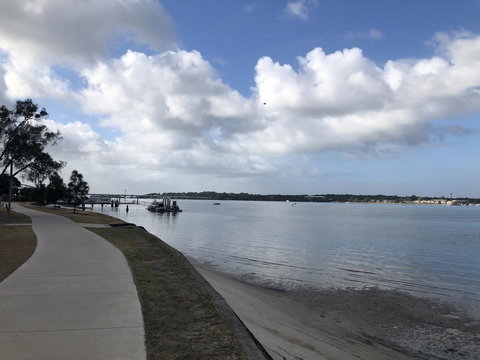 Bribie Island Hotel - Accommodation QLD 5