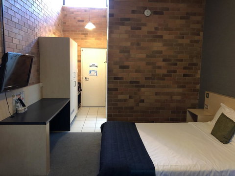 Bribie Island Hotel - Accommodation QLD 3