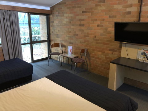Bribie Island Hotel - Accommodation QLD 20