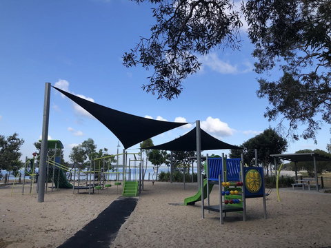 Bribie Island Hotel - Accommodation QLD 23