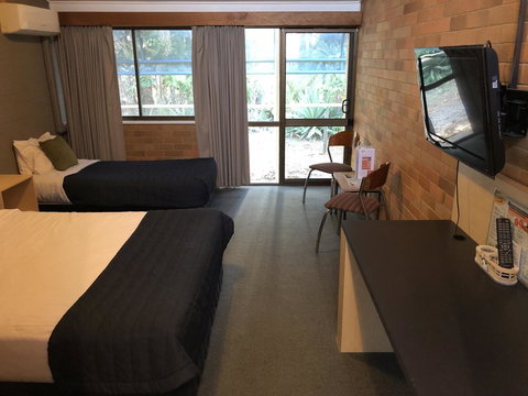 Bribie Island Hotel - Accommodation QLD 21