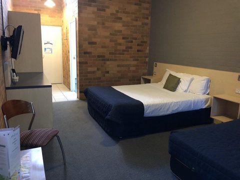 Bribie Island Hotel - Accommodation QLD 17