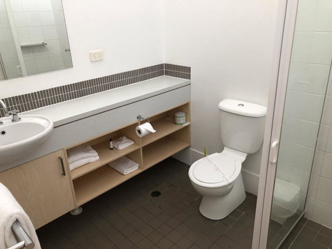 Bribie Island Hotel - Accommodation QLD 11