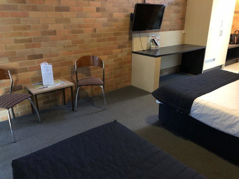 Bribie Island Hotel - Accommodation QLD 18