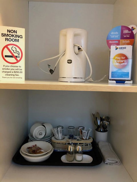 Bribie Island Hotel - Accommodation QLD 12