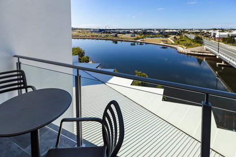 Mercure Sunshine Coast Kawana Waters - Accommodation QLD 9