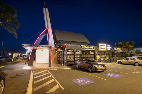 Nightcap At Kawana Waters Hotel - Accommodation QLD 4