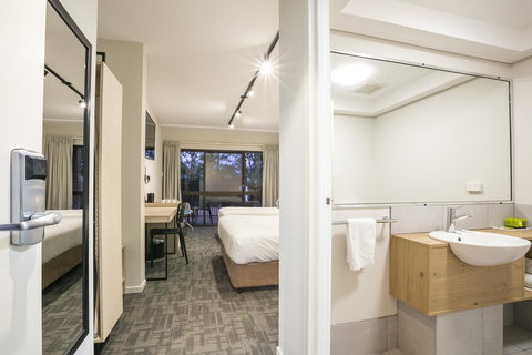 Nightcap At Kawana Waters Hotel - Accommodation QLD 14