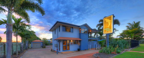 Dolphin Waters - Accommodation QLD 14