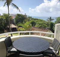 Sunshine Beach Luxe Apartment