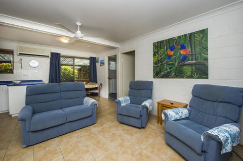 Magnetic North Apartment 1 - Accommodation QLD 4