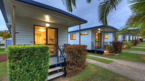 Alex Beach Cabins And Tourist Park - Accommodation QLD 34