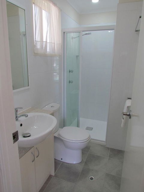 Alex Beach Cabins And Tourist Park - Accommodation QLD 37