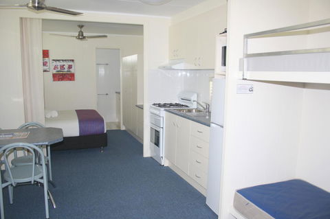 Alex Beach Cabins And Tourist Park - Accommodation QLD 41
