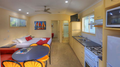 Alex Beach Cabins And Tourist Park - Accommodation QLD 11