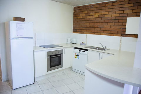 Northpoint Holiday Apartments - Accommodation QLD 8