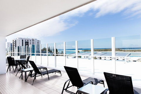 Ocean Views Resort Caloundra - Accommodation QLD 9