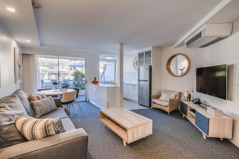 Hotel Laguna - Accommodation QLD 1