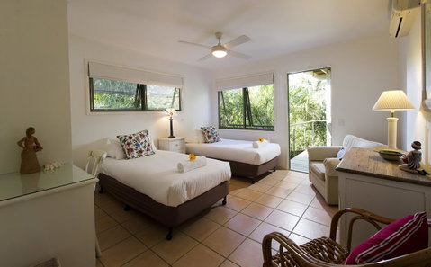 The Retreat Beach Houses - Accommodation QLD 10