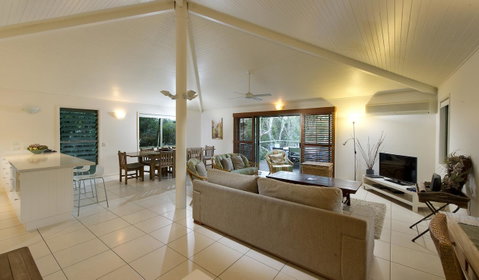 The Retreat Beach Houses - Accommodation QLD 6