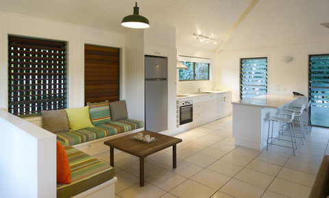 The Retreat Beach Houses - Accommodation QLD 9