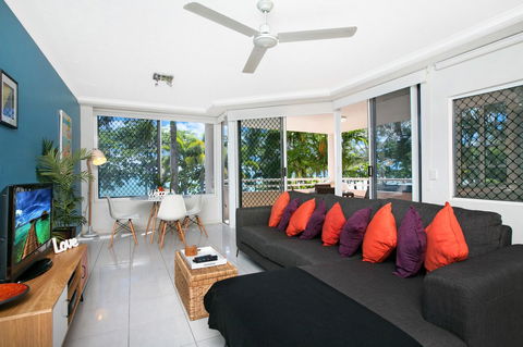 On The Beach Apartments - Accommodation QLD 18
