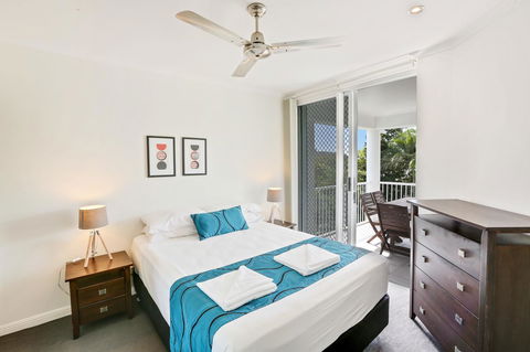 On The Beach Apartments - Accommodation QLD 2