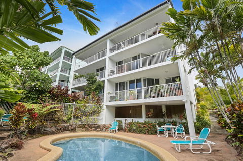 On The Beach Apartments - Accommodation QLD 7