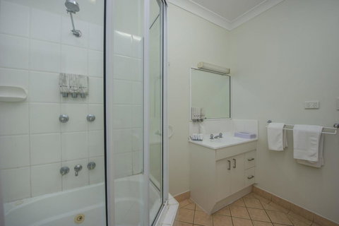 Sails On Horseshoe Apartment 9 - Accommodation QLD 5